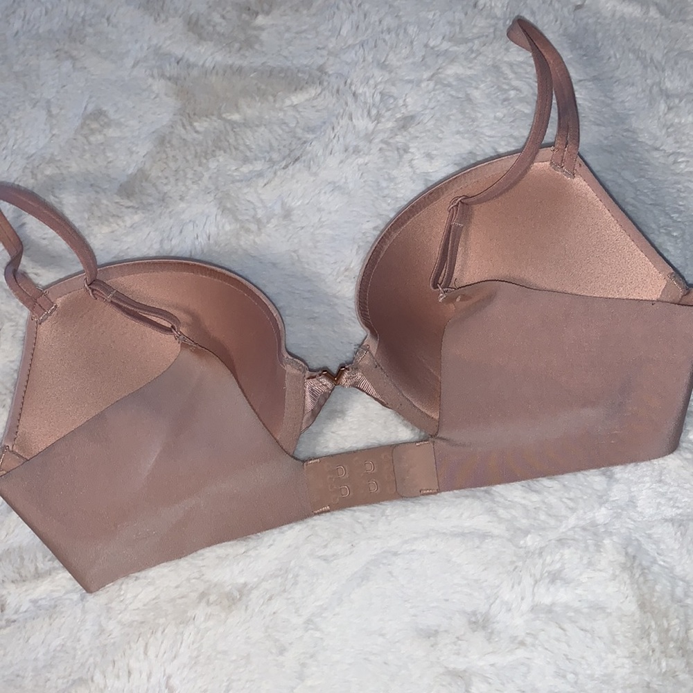 34C Victoria’s Secret Padded push-up bra - Picture 4 of 4